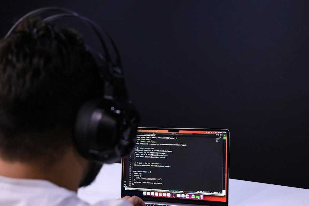 Students learning computer programming in practical lab